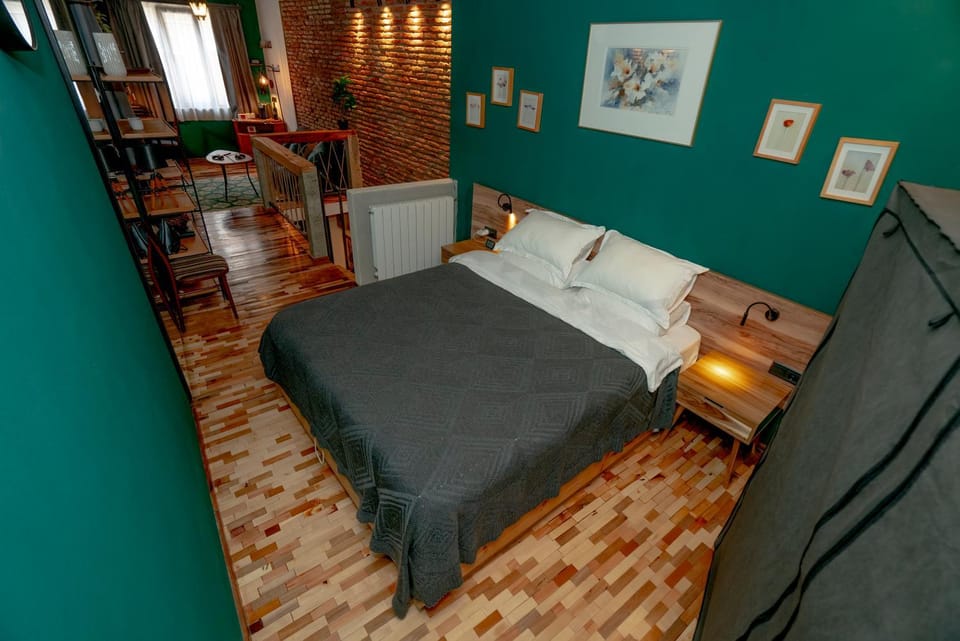 Bed, Photo of the whole room, Bedroom