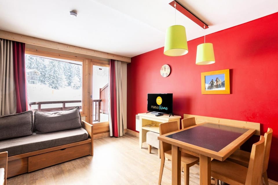 Bed, Bedroom, kitchen