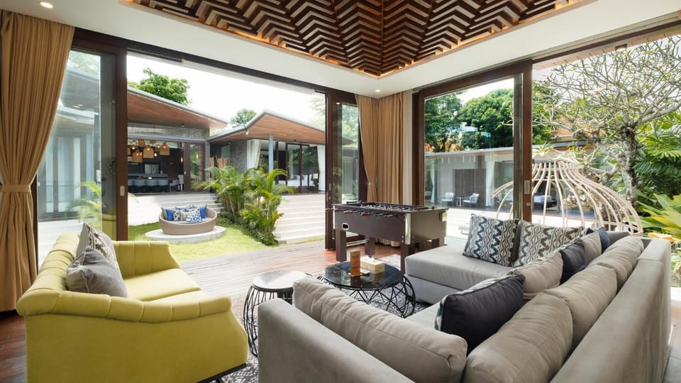 Living room, Seating area