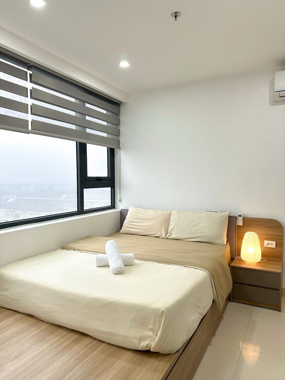 View (from property/room), Decorative detail, Bedroom