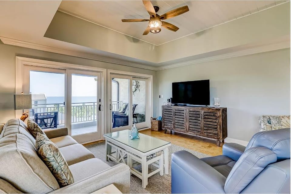 Shorewood 530 House in South Forest Beach