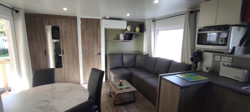 Mobil Home Campground/ 
RV Resort in Parentis-en-Born