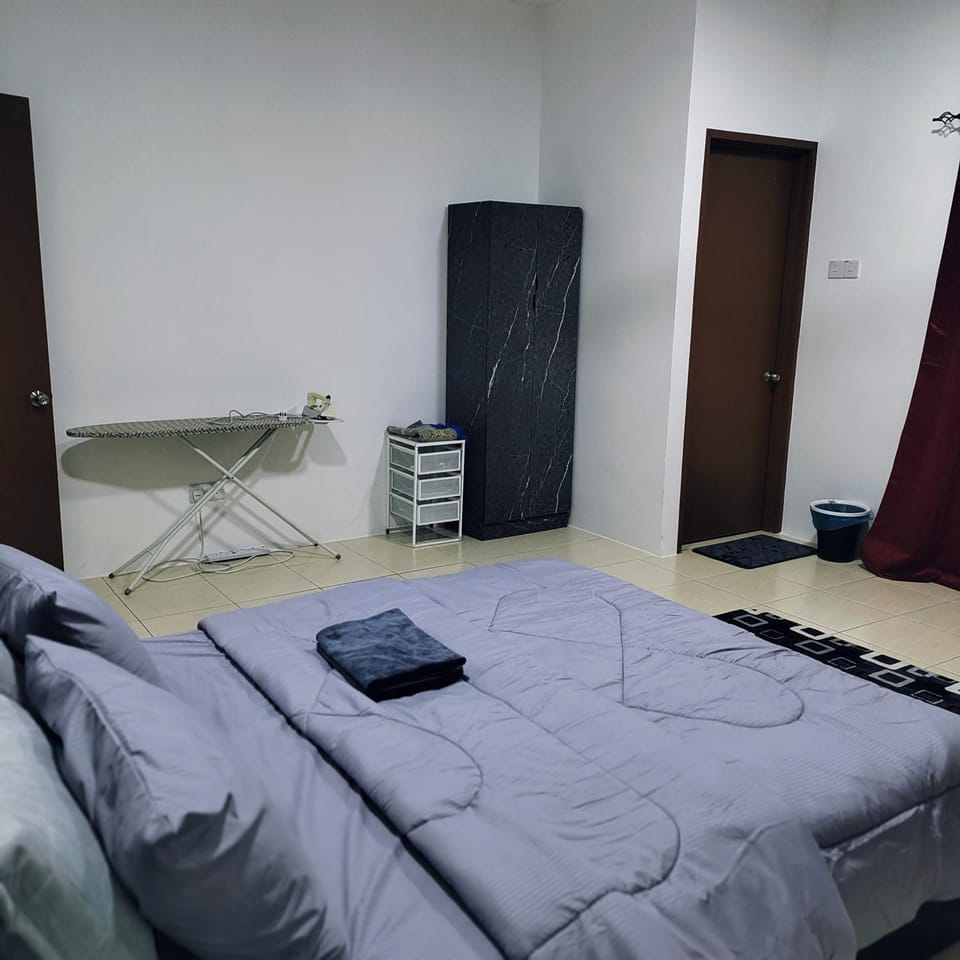 Bed, Bedroom, towels, wardrobe, air conditioner