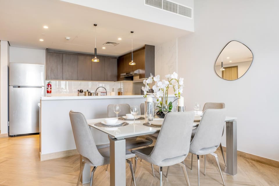 Kitchen or kitchenette, Living room, Dining area