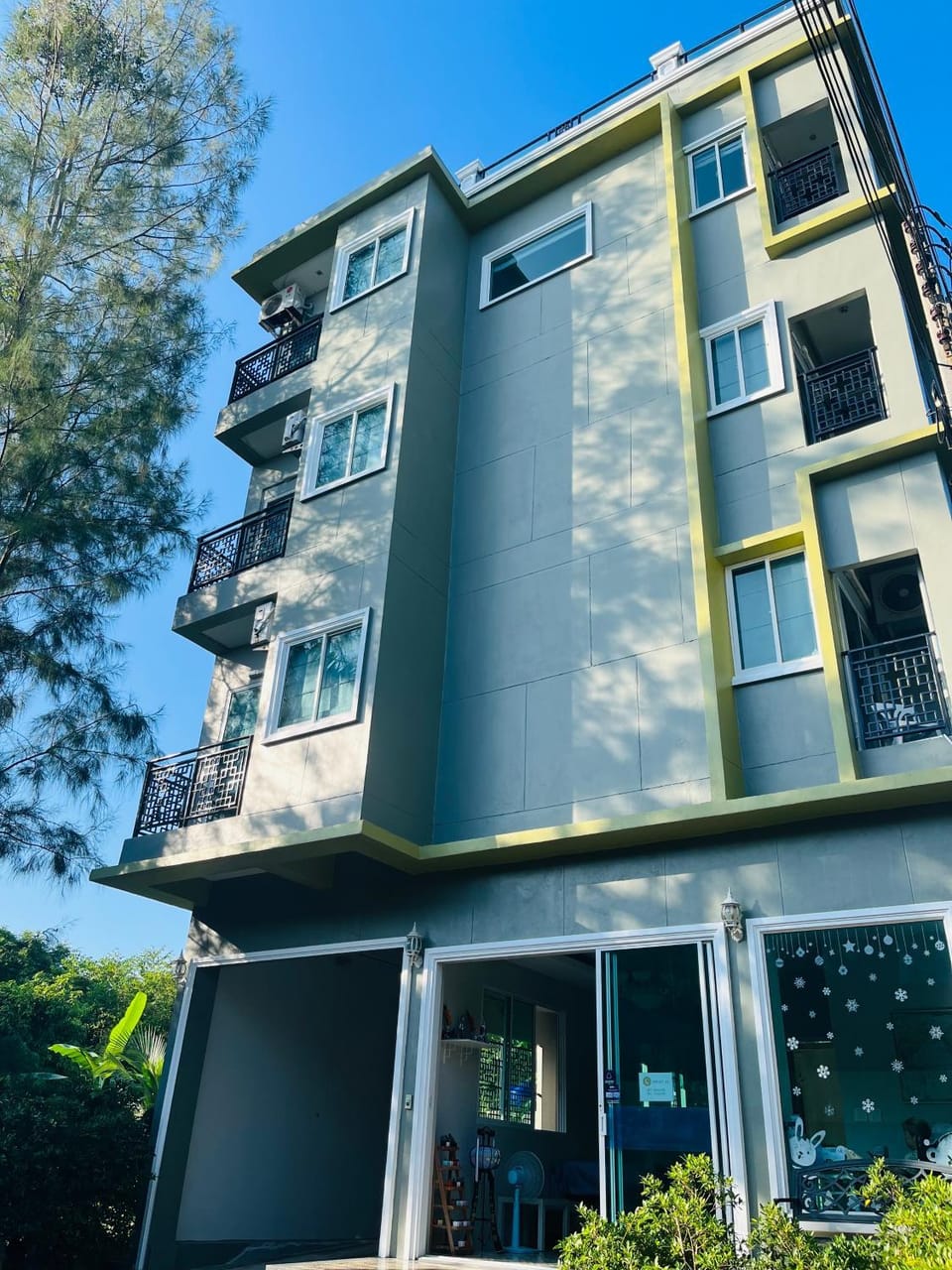 Property building, Day