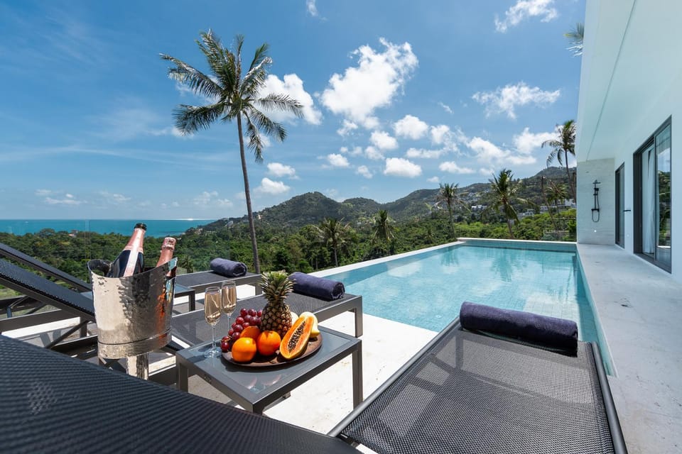 View (from property/room), Balcony/Terrace, Mountain view, Sea view, Swimming pool