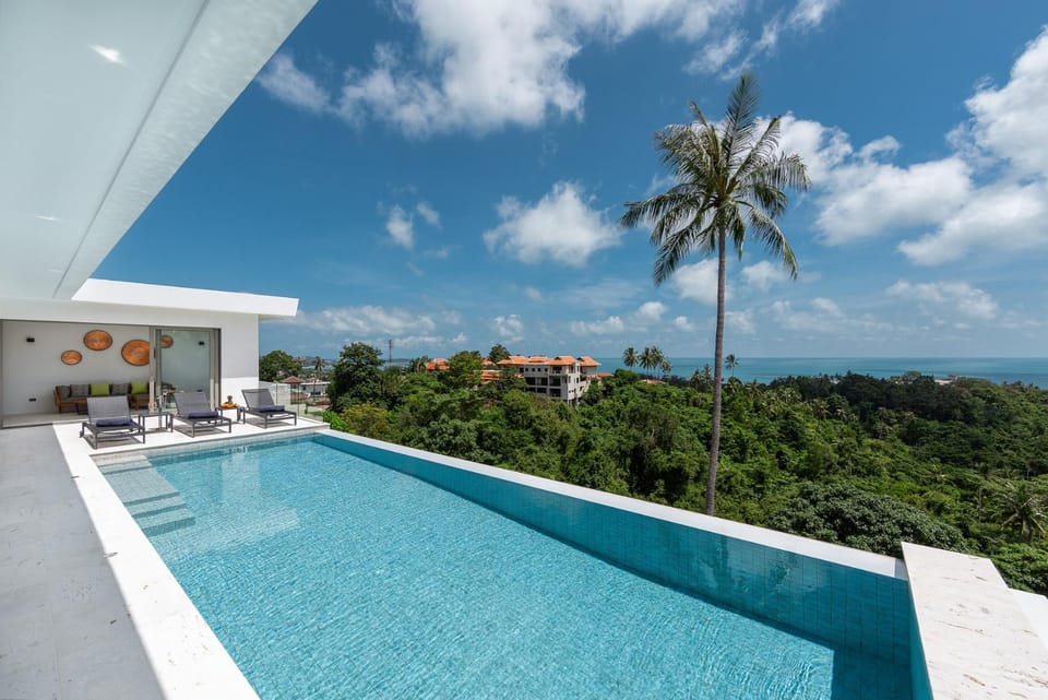 View (from property/room), Pool view, Sea view, Swimming pool, sunbed