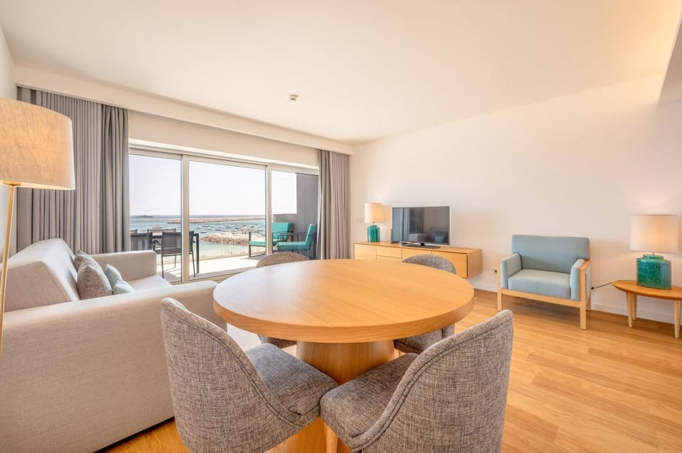 GuestReady - Beachfront Naufrago's Retreat 2 Apartment in Sesimbra