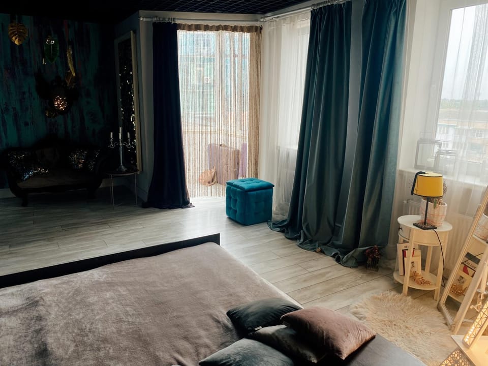 Bed, Living room, Bedroom