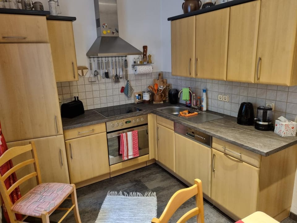 Kitchen or kitchenette, dishwasher, pet friendly, stove, toaster
