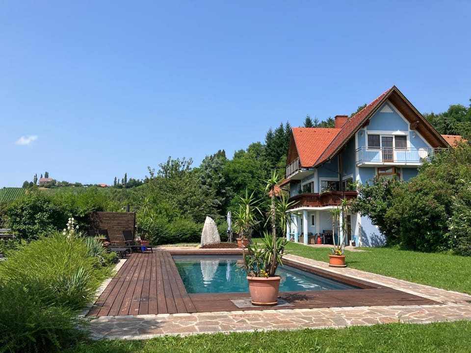 Property building, Garden, Swimming pool