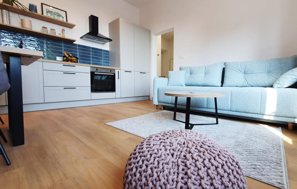 Kitchen or kitchenette, Living room, Seating area, Dining area, dishwasher, pet friendly, stove