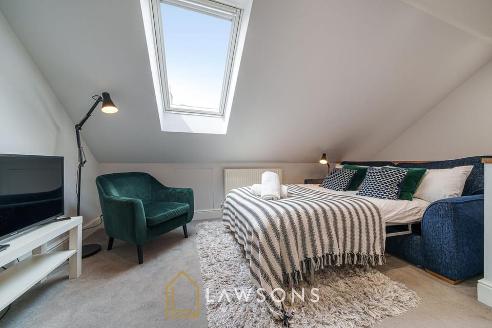 Bed, Living room