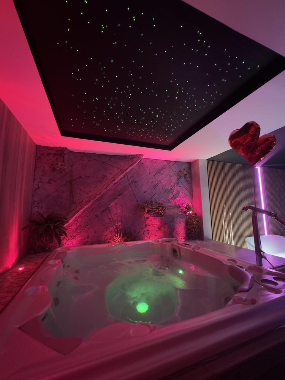 Hot Tub, Spa and wellness centre/facilities