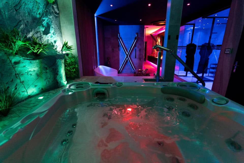 Hot Tub, Spa and wellness centre/facilities