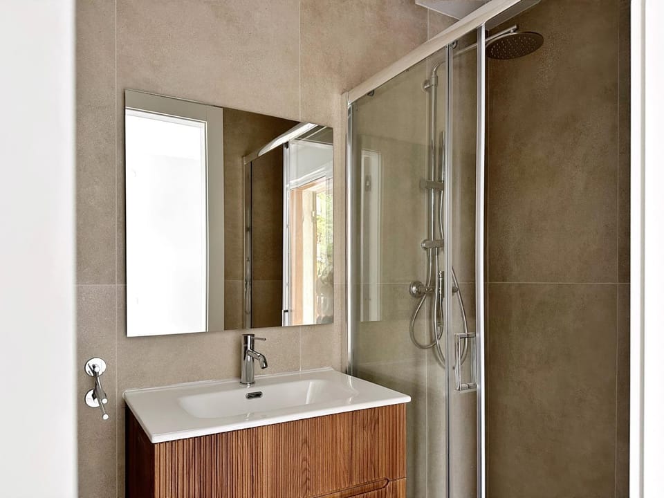 Shower, Bathroom