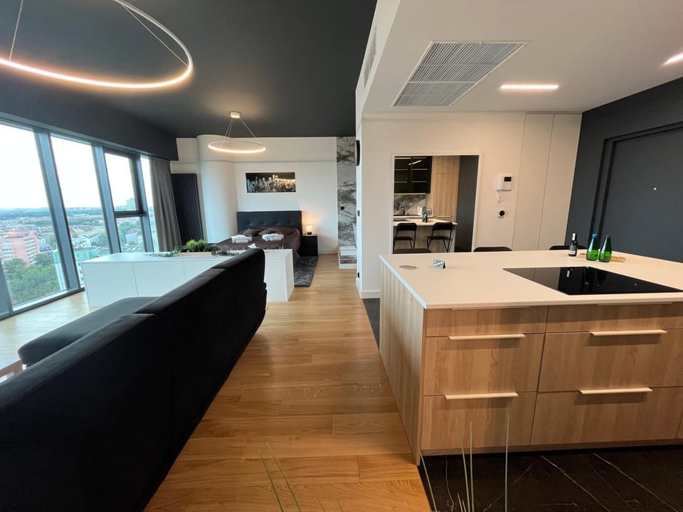 Hanza Tower - Luxurious Apartment 60m2 - 15th Floor City View Apartment in Szczecin