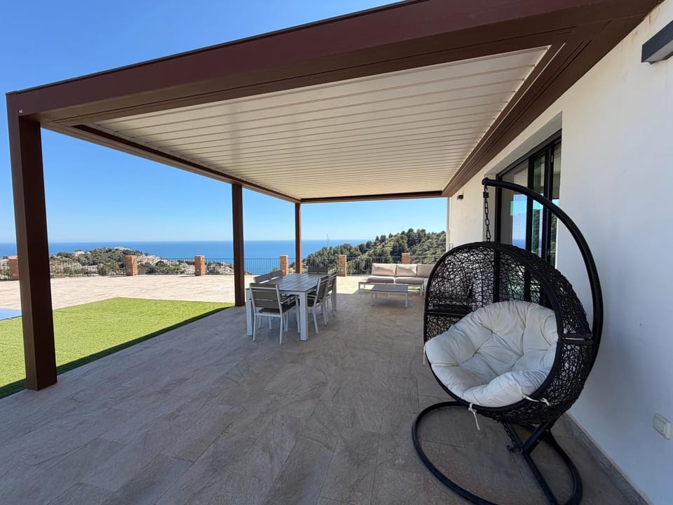 View (from property/room), Seating area, Sea view