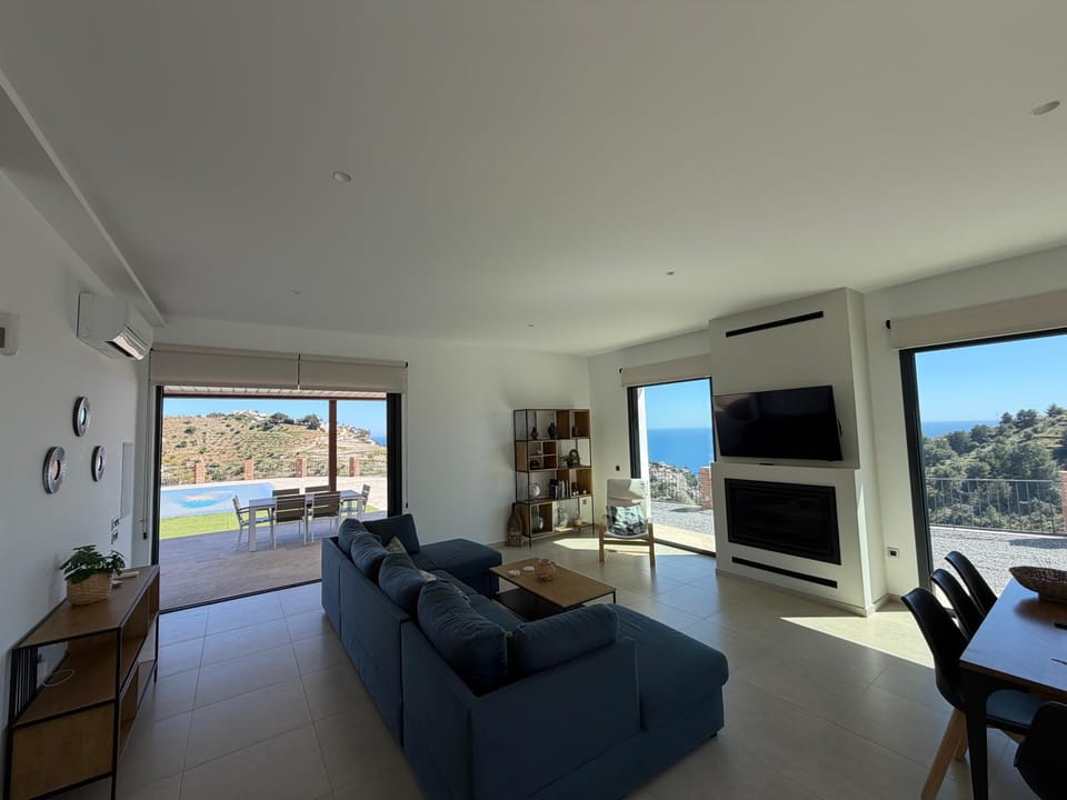 TV and multimedia, Living room