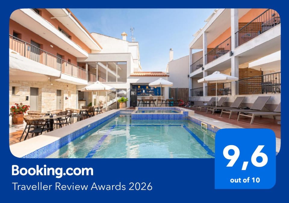 Day, Pool view, Swimming pool, Certificate/Award, sunbed