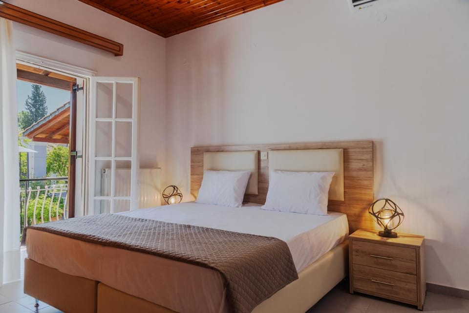 Bed, Bedroom, air conditioner