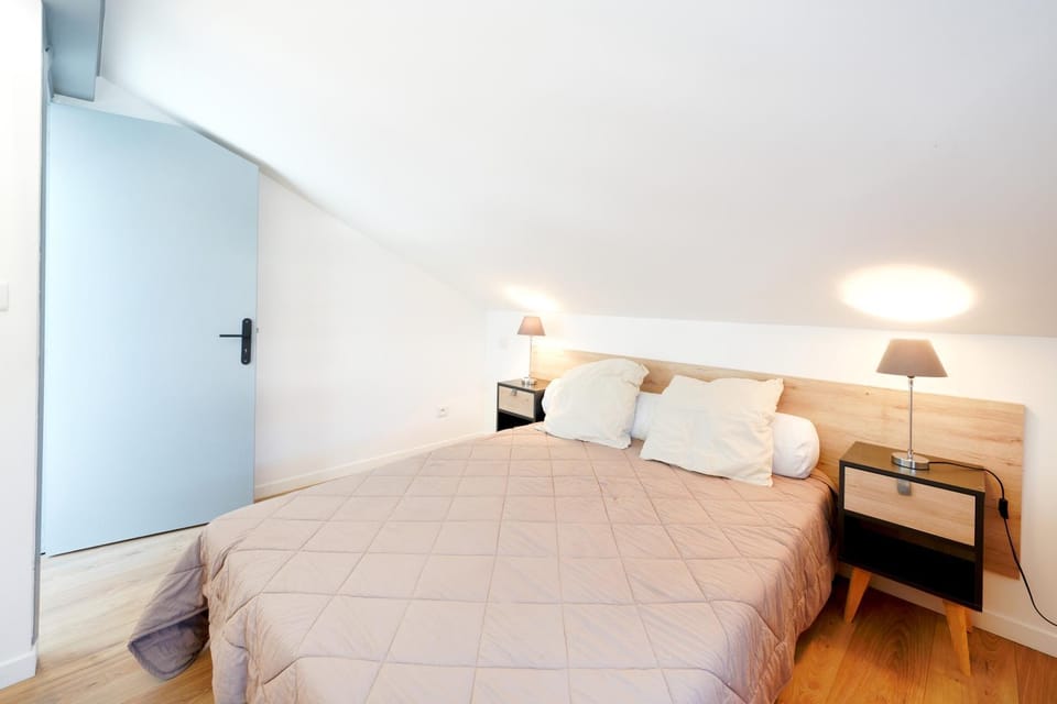 Property building, Living room, Bedroom