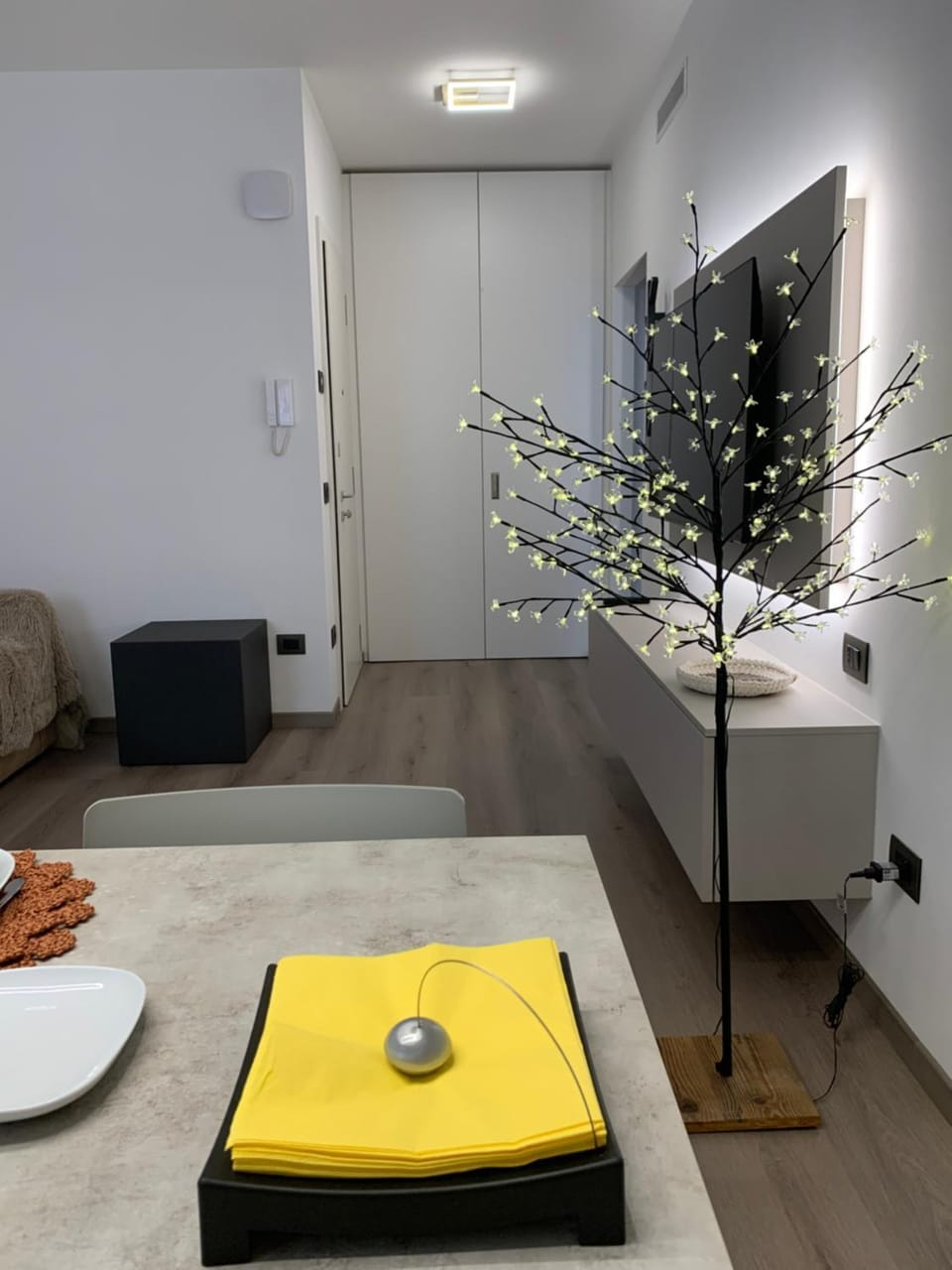 TV and multimedia, Living room, Seating area