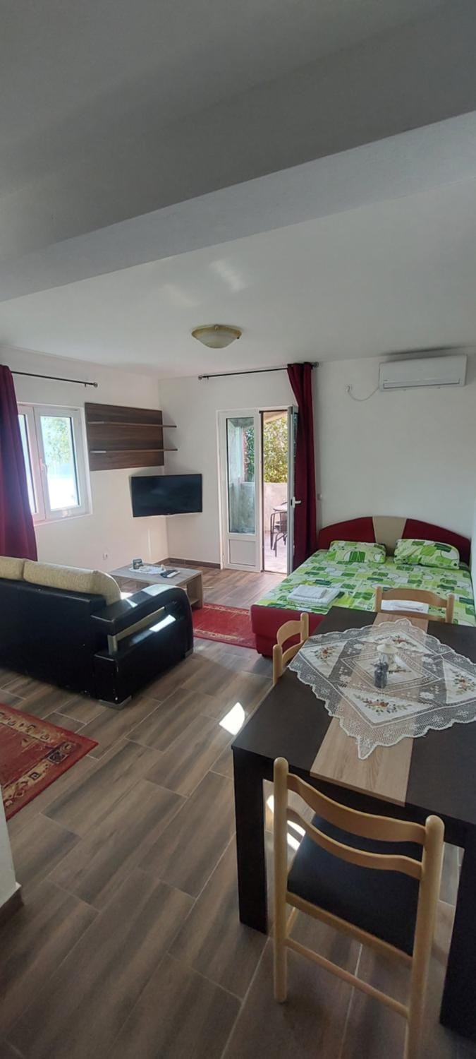 Samardzici Apartment in Kotor Municipality