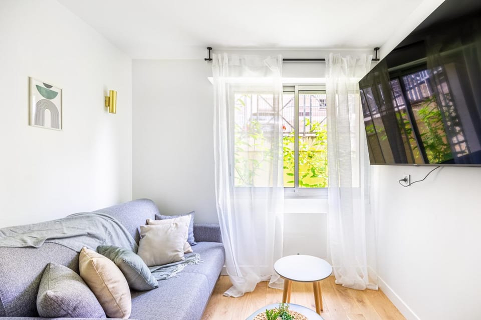 Lavie Maison Equipped Studio Apartment in Bordeaux