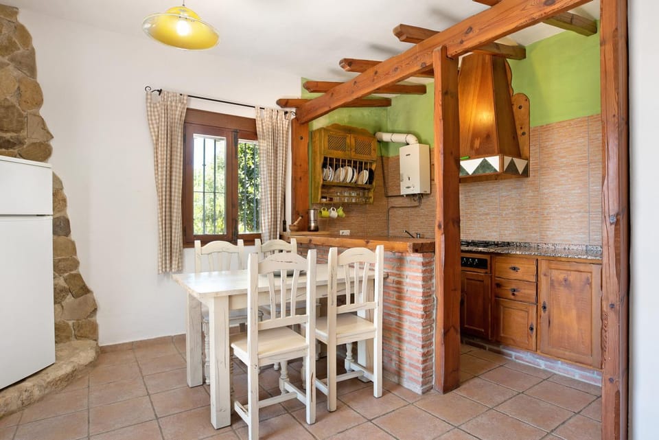 Property building, Kitchen or kitchenette, Living room