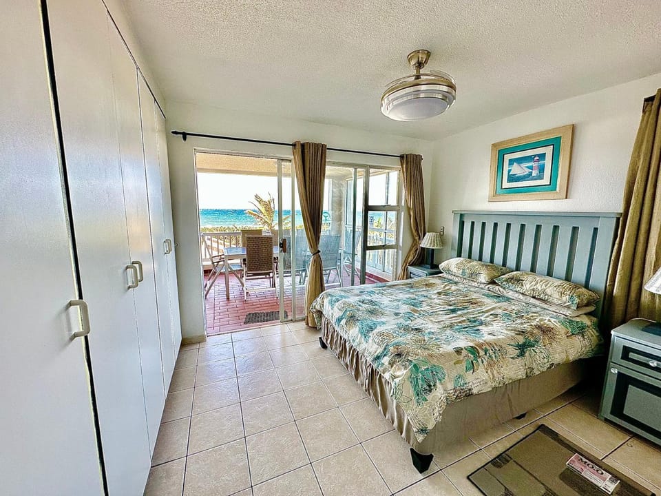 Photo of the whole room, Seating area, Bedroom