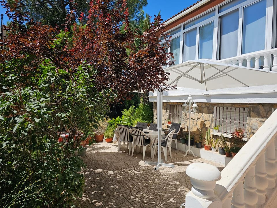 Garden, Garden, Balcony/Terrace, Dining area