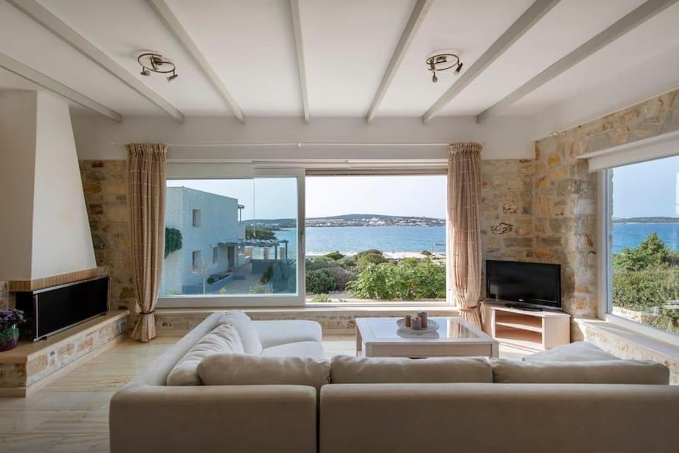 Communal lounge/ TV room, View (from property/room), Living room