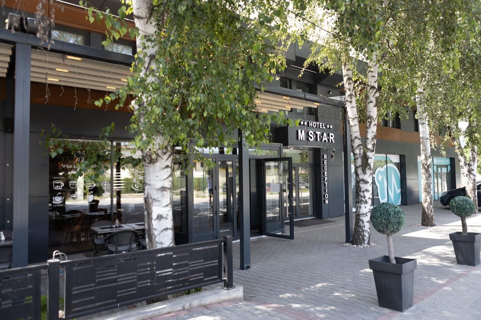 Property building, Patio, Facade/entrance, Day, Garden view