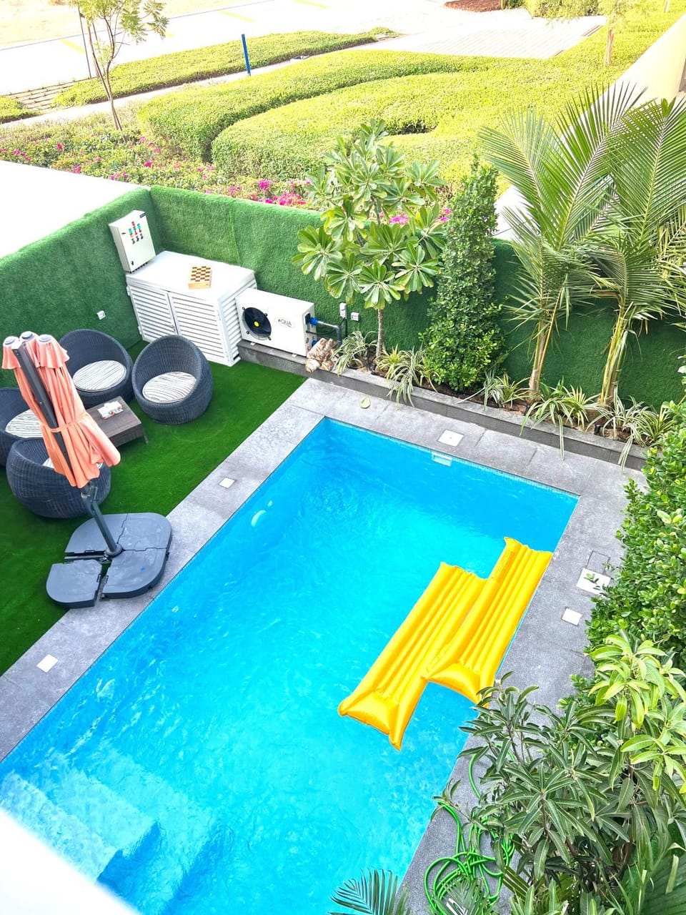 Swimming pool
