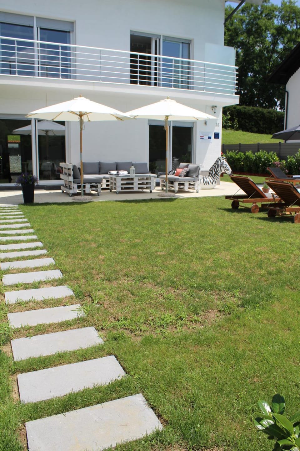 Property building, Garden, Garden, Balcony/Terrace, Garden view