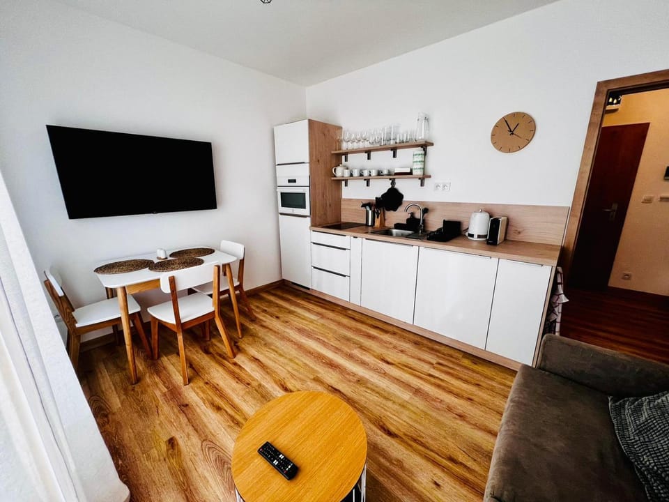 Kitchen or kitchenette, Dining area, pet friendly, stove