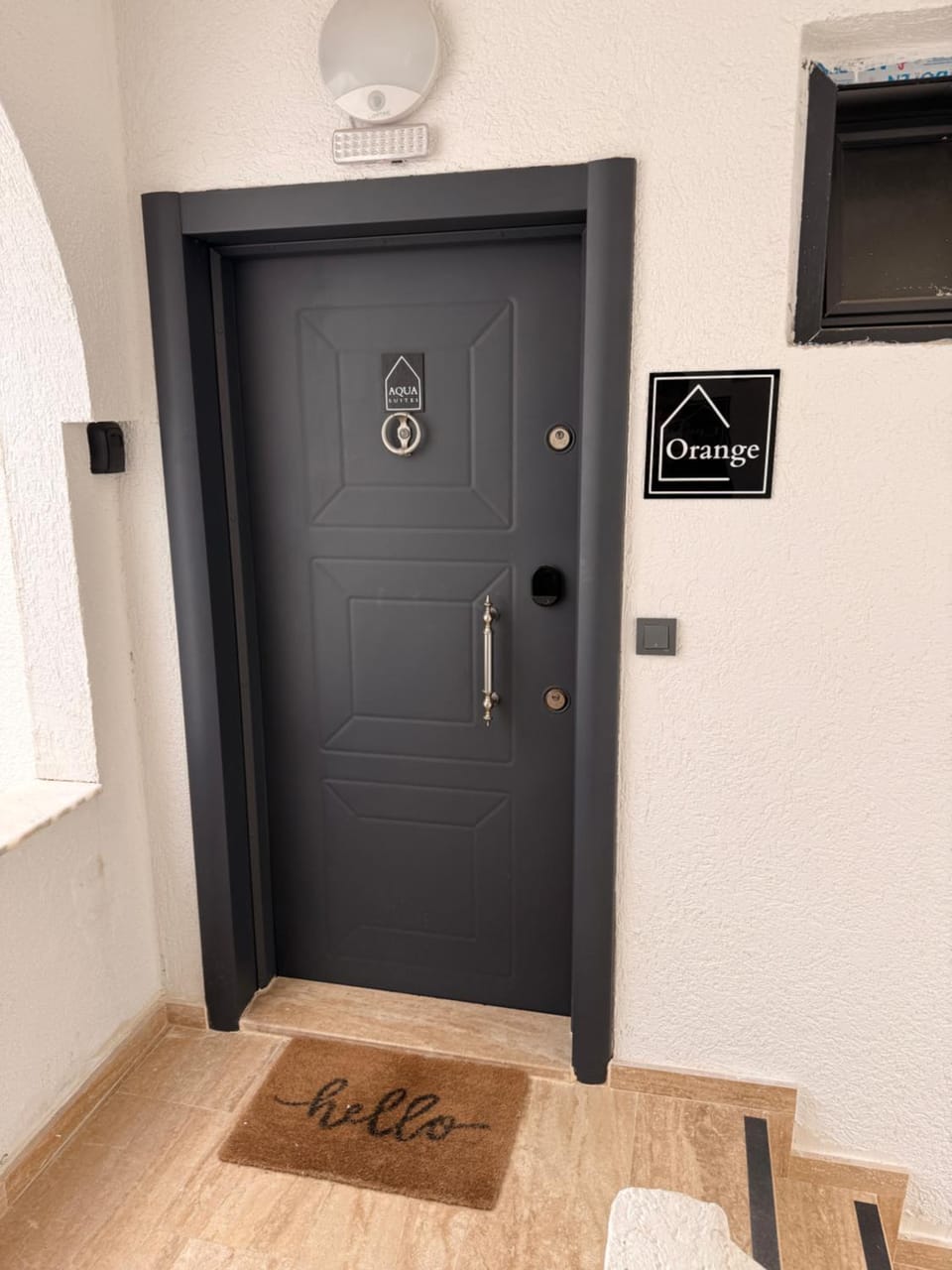 Facade/entrance