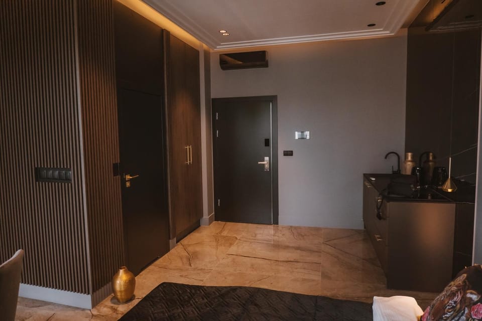 Kitchen or kitchenette, wardrobe