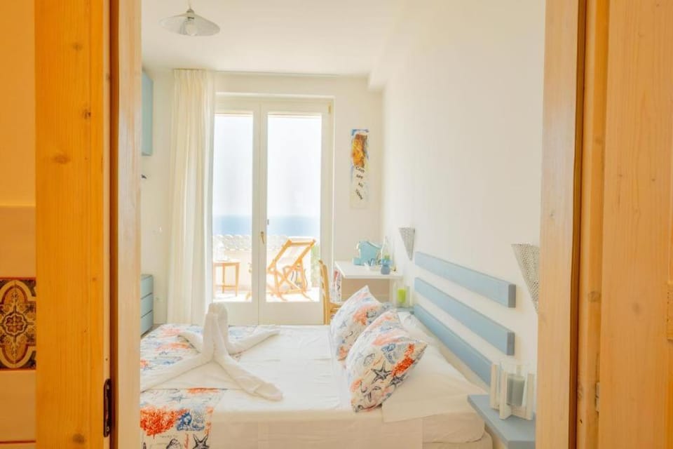 FinisTerrae Rooms and Suites Bed and Breakfast in Apulia