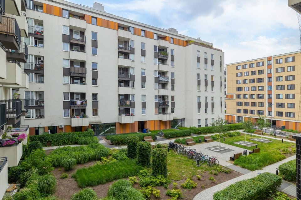 Off site, Garden view, Location