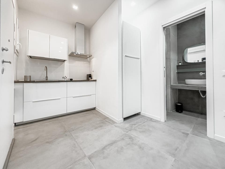 Kitchen or kitchenette, stove