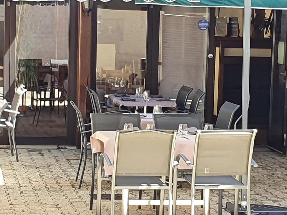 Patio, Restaurant/places to eat
