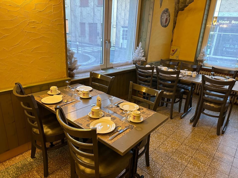 Dining area, Breakfast