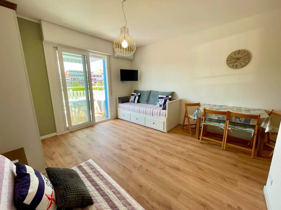 Bright studio only 320mt from the sea Apartment in Porto Santa Margherita