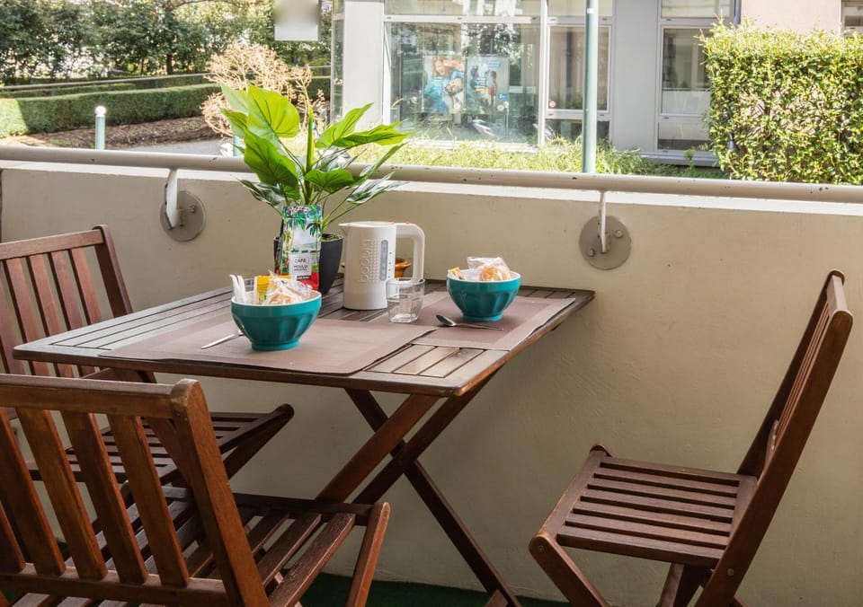 Day, View (from property/room), Balcony/Terrace, Seating area, Dining area