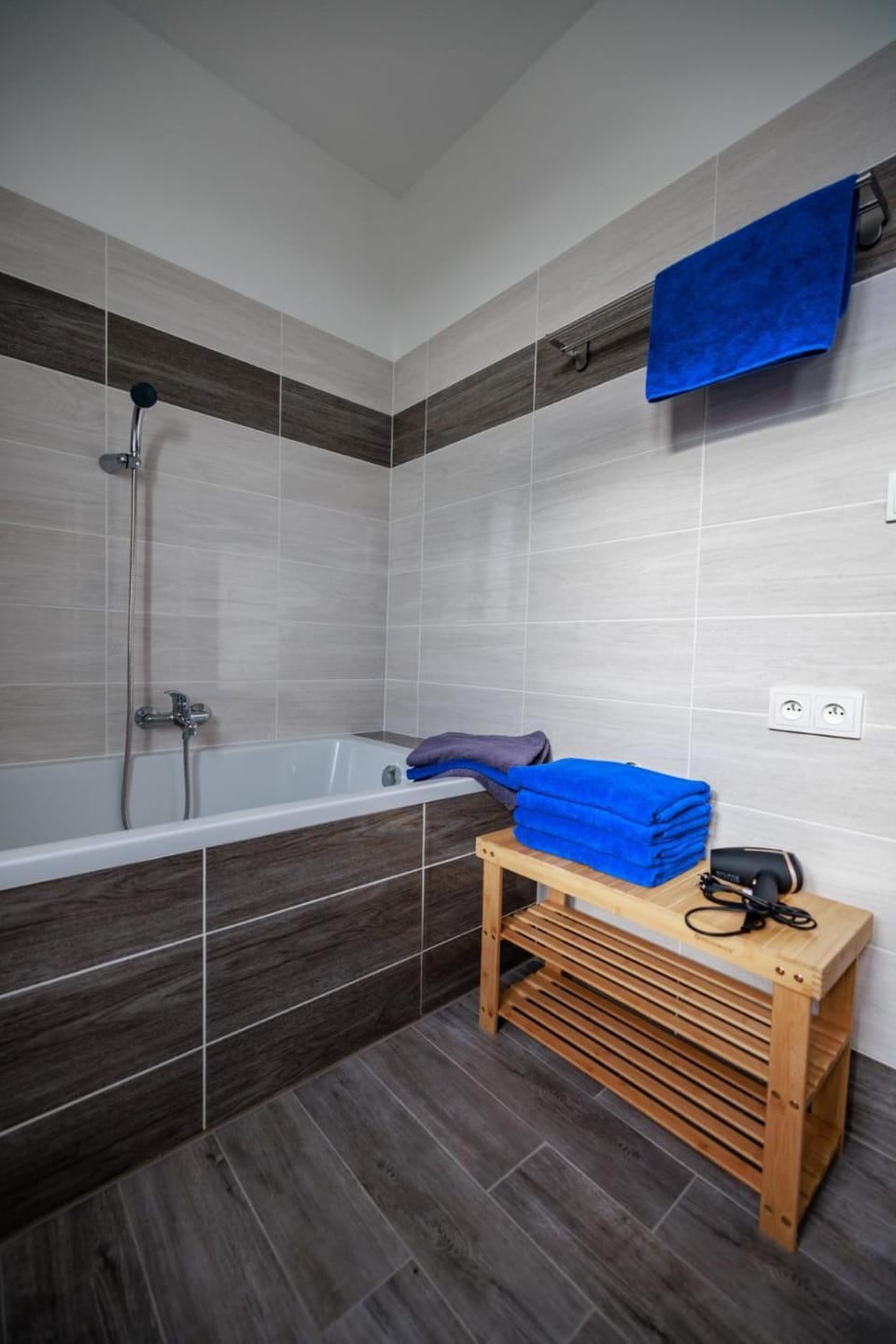 Bathroom, Bath