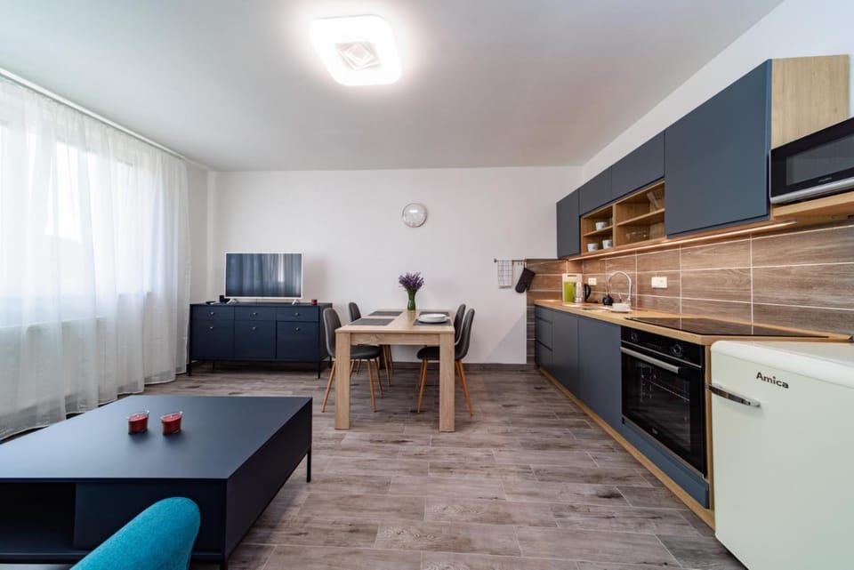 Kitchen or kitchenette, Living room, Seating area