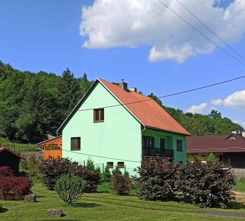 Property building, Spring, Day, Natural landscape, Garden, Garden view