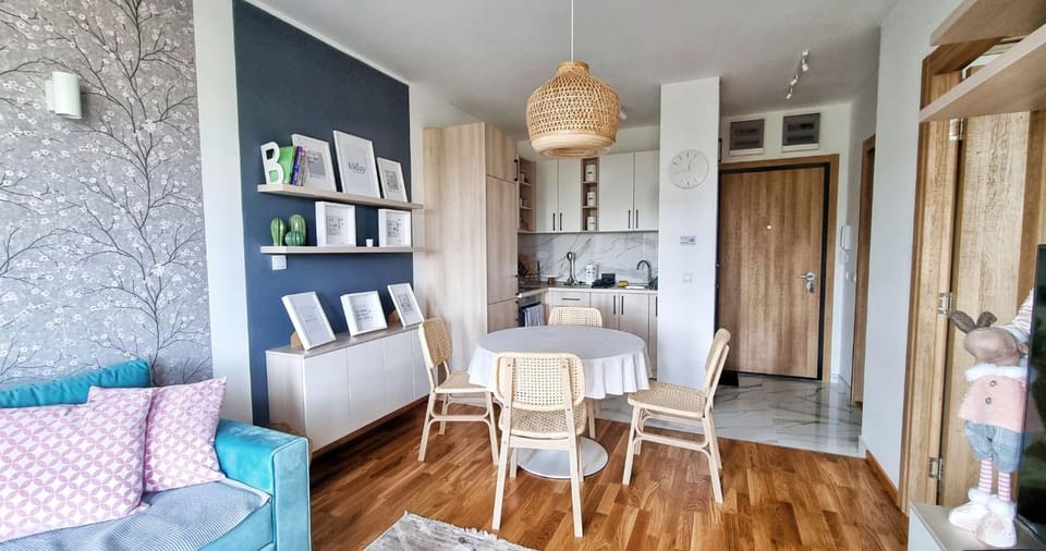 Kitchen or kitchenette, Living room, Dining area
